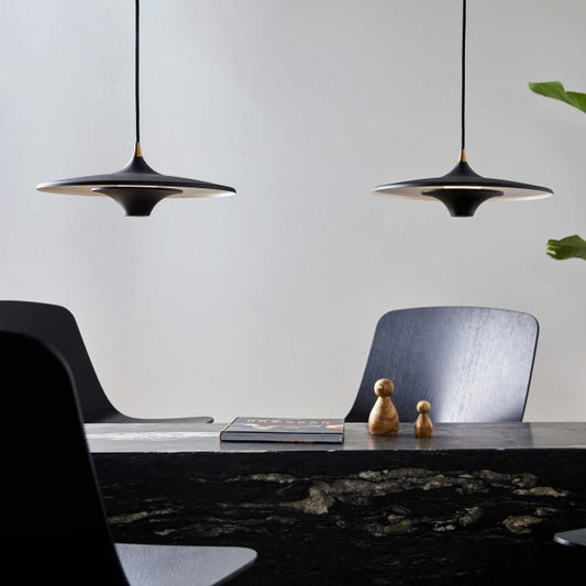 Moja 35 Black or White